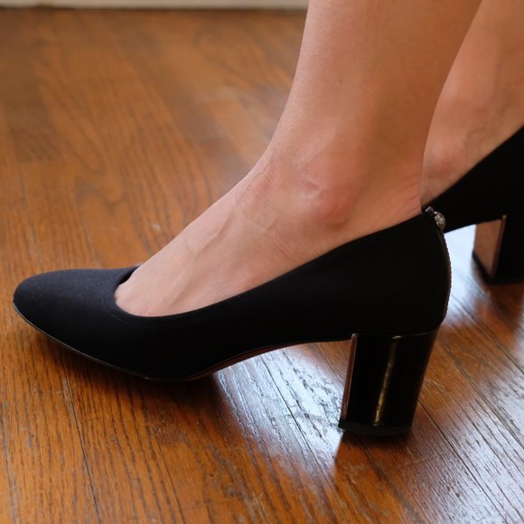 Donald Pliner Parris Block Heel Pump - Picture 2 of 6